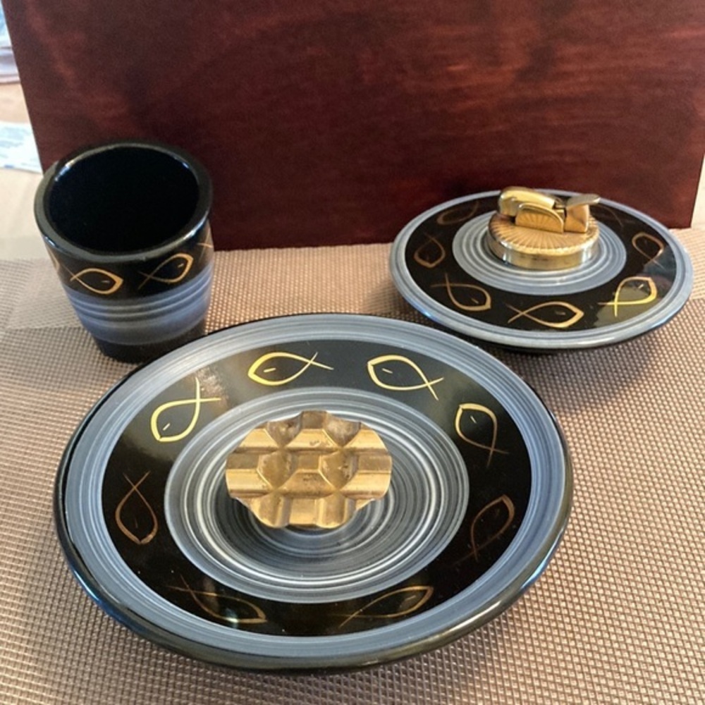 VTG Evans mid-century table smoking set featuring atomic fish motif